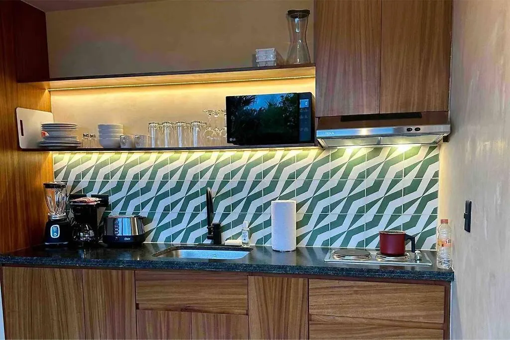 아파트 Jungle Retreat With 2 Pools & Private Beach Access 툴룸
