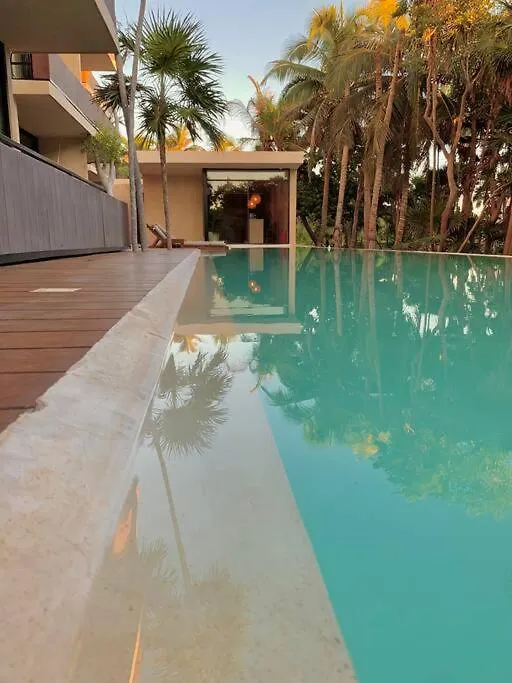Jungle Retreat With 2 Pools & Private Beach Access 툴룸